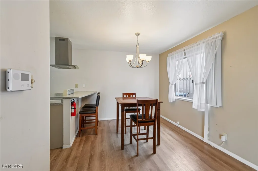6912 Singing Dunes, Las Vegas, NV 89145