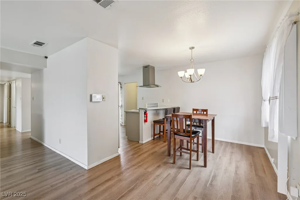 6912 Singing Dunes, Las Vegas, NV 89145