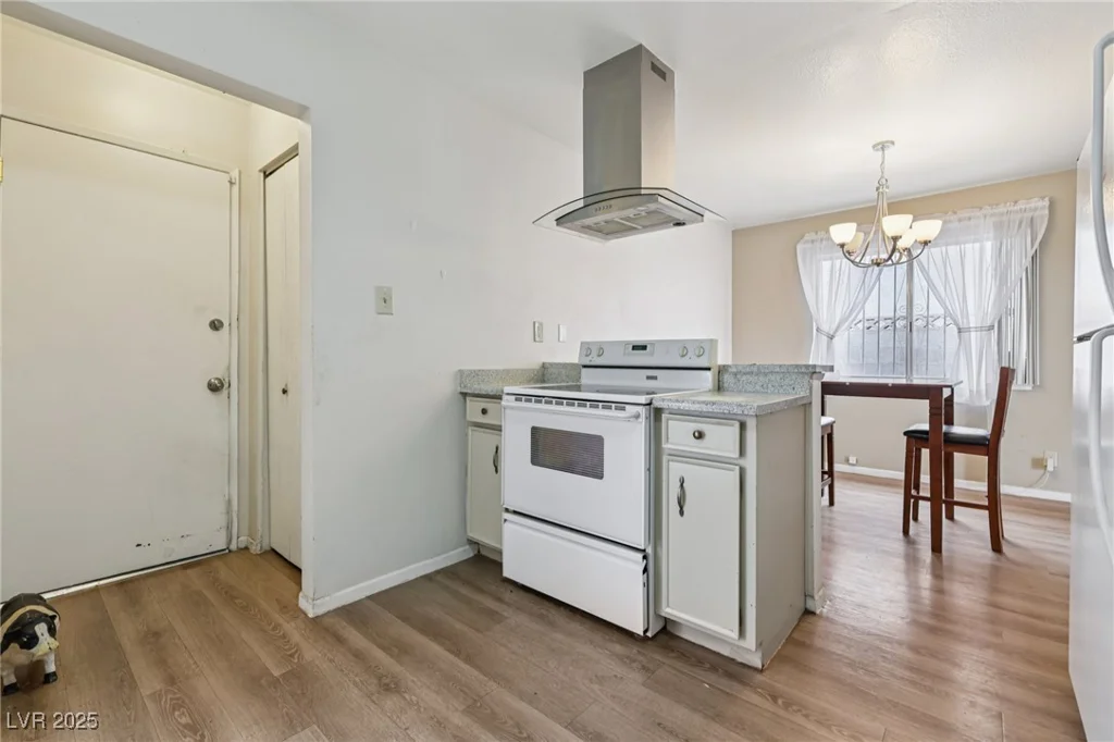 6912 Singing Dunes, Las Vegas, NV 89145