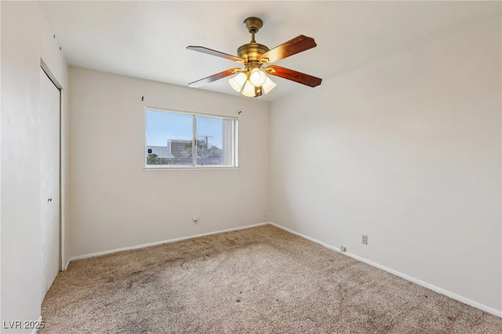 6912 Singing Dunes, Las Vegas, NV 89145