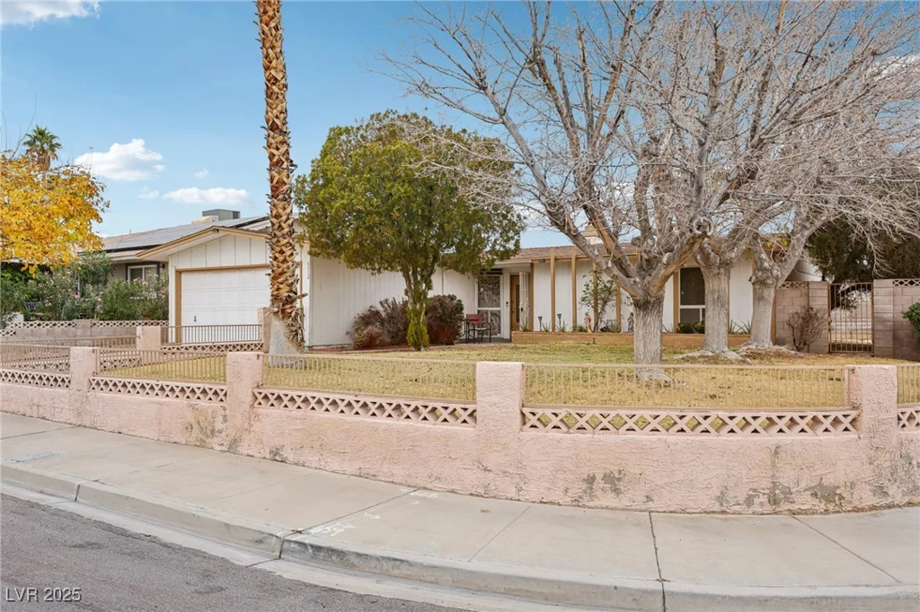 6912 Singing Dunes, Las Vegas, NV 89145