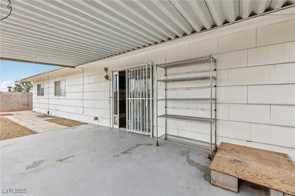 6912 Singing Dunes, Las Vegas, NV 89145