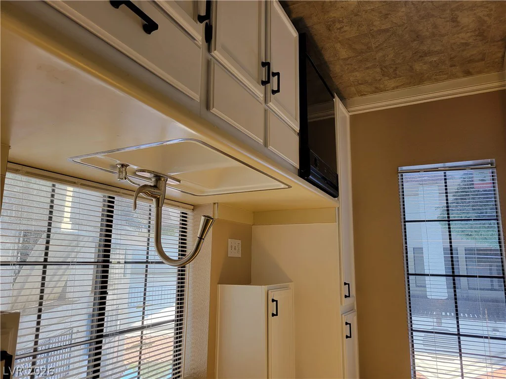 4860 Nara Vista, Las Vegas, NV 89103