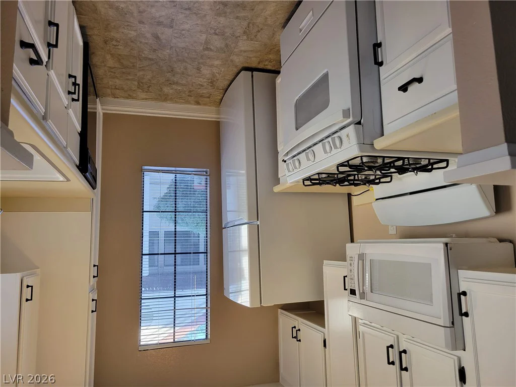 4860 Nara Vista, Las Vegas, NV 89103