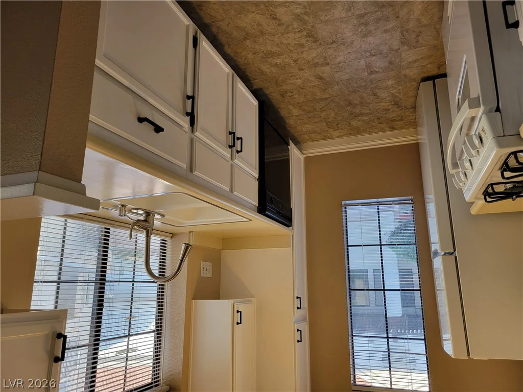 4860 Nara Vista, Las Vegas, NV 89103