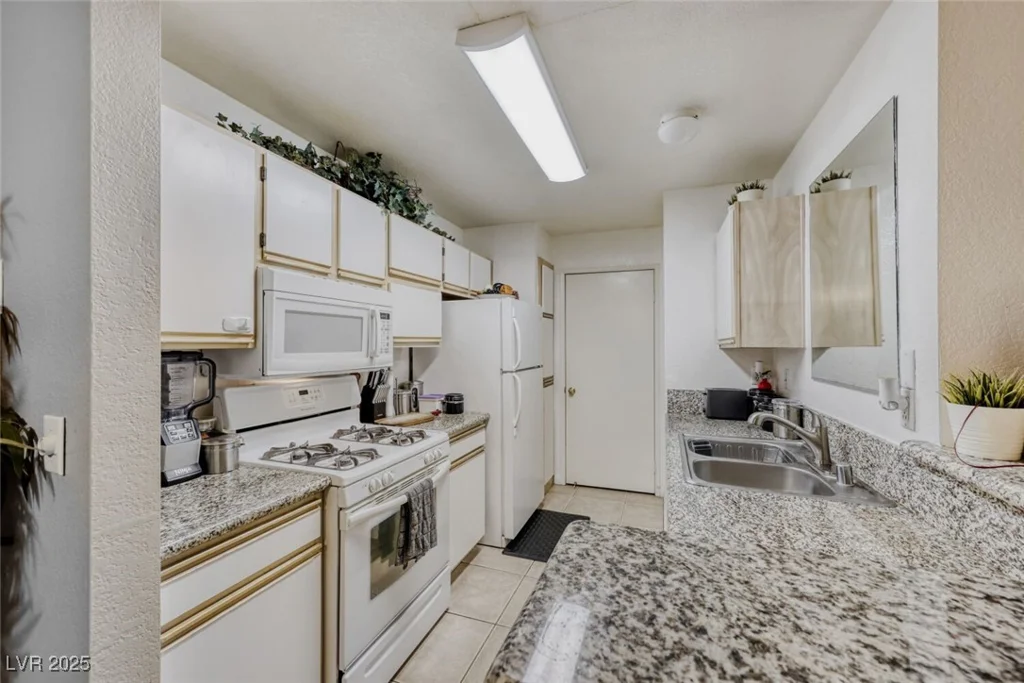 2200 Fort Apache, Las Vegas, NV 89117