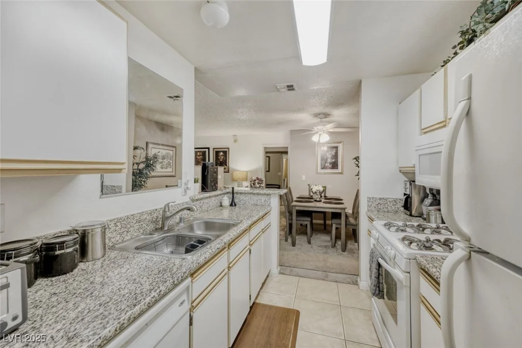 2200 Fort Apache, Las Vegas, NV 89117