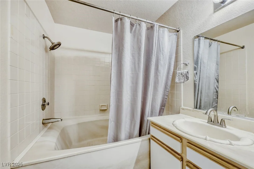 2200 Fort Apache, Las Vegas, NV 89117