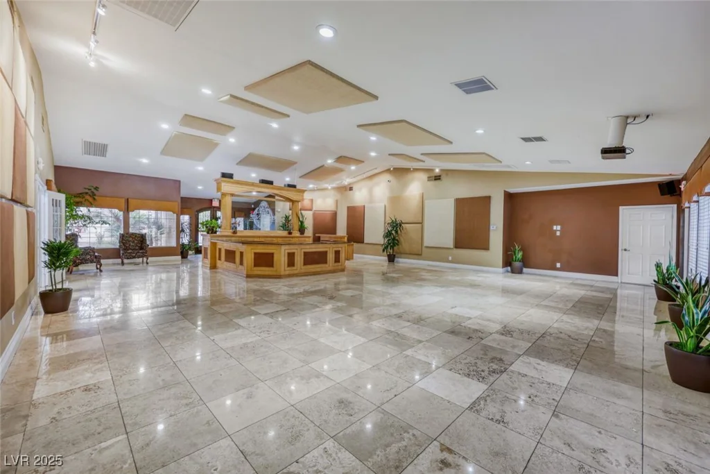 2200 Fort Apache, Las Vegas, NV 89117