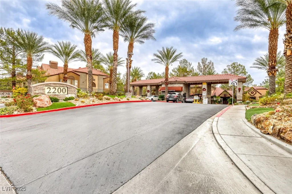 2200 Fort Apache, Las Vegas, NV 89117