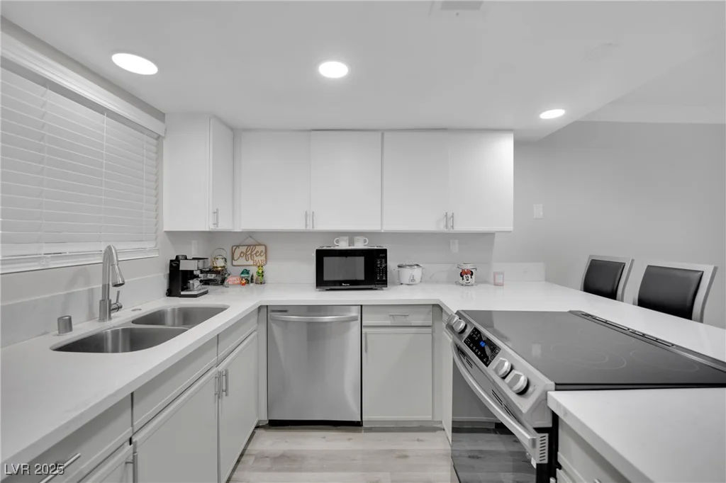 2080 Karen, Las Vegas, NV 89169