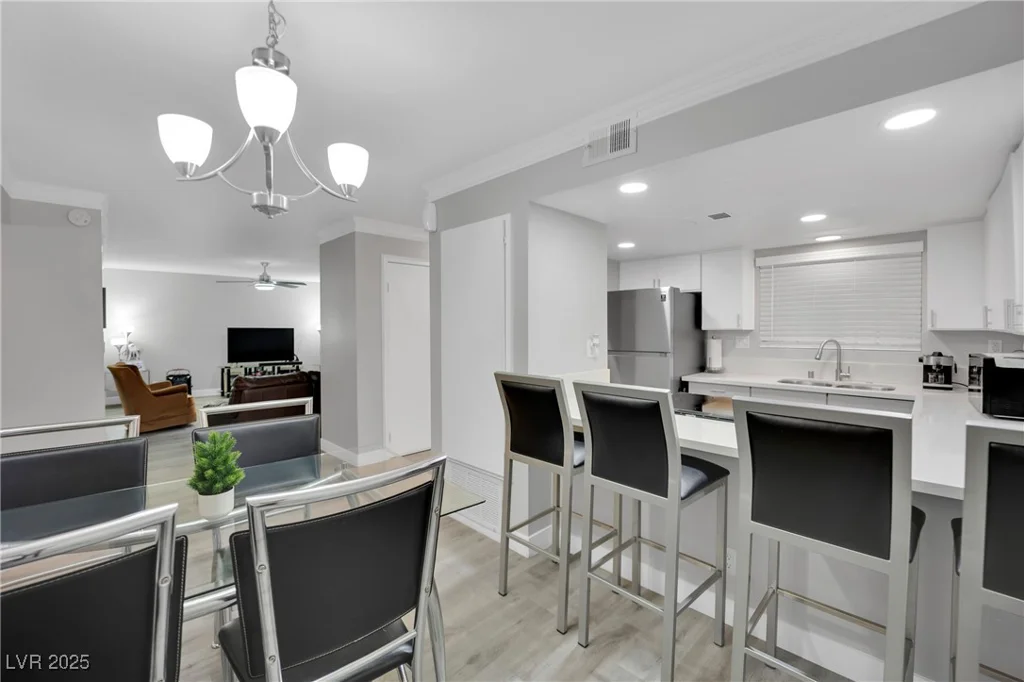 2080 Karen, Las Vegas, NV 89169