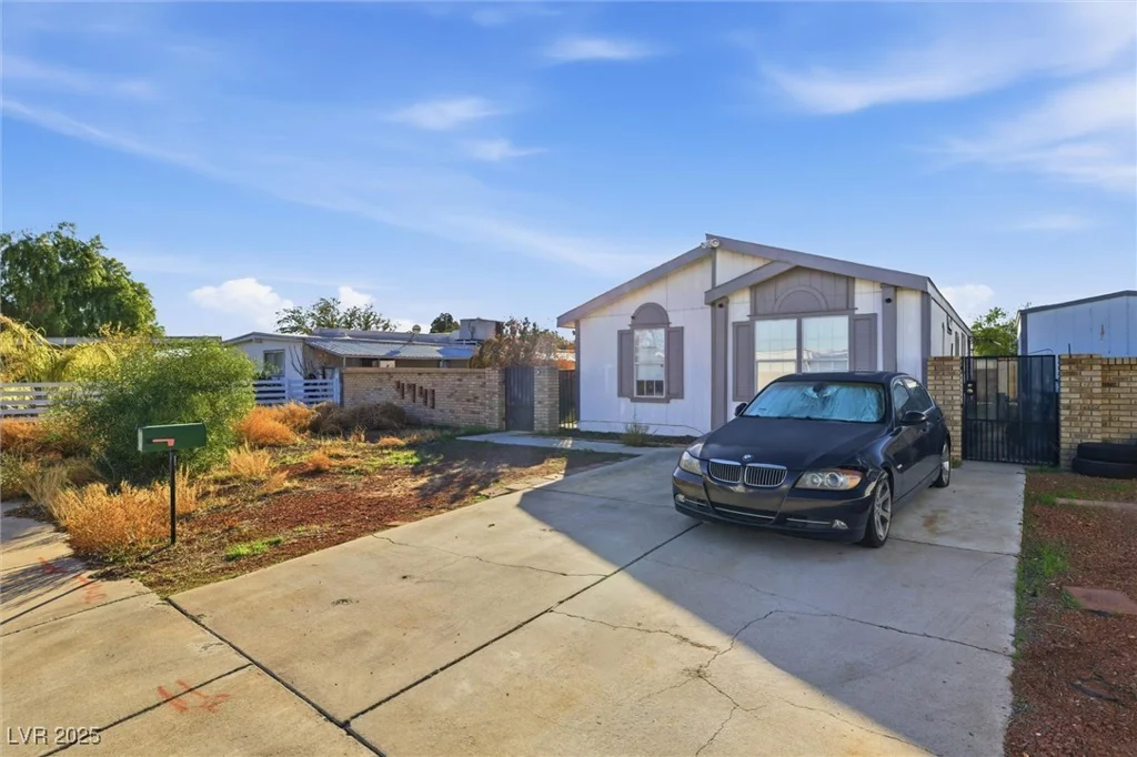 4941 Hildago, Las Vegas, NV 89121
