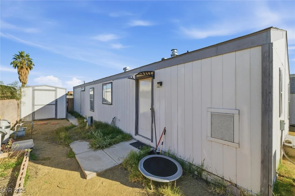 4941 Hildago, Las Vegas, NV 89121
