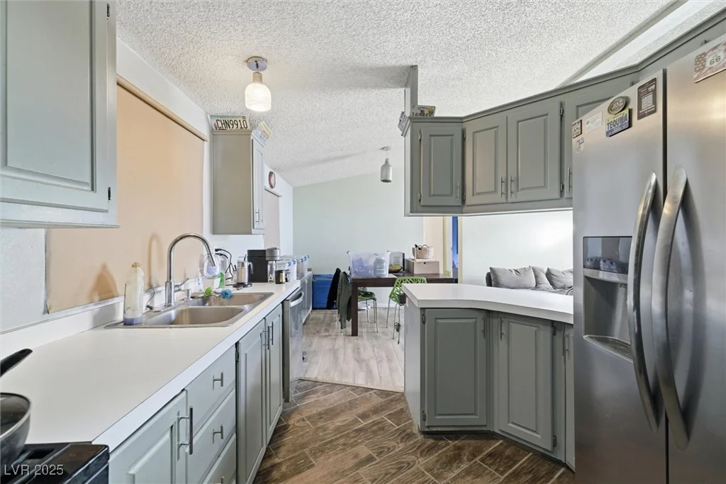 4941 Hildago, Las Vegas, NV 89121