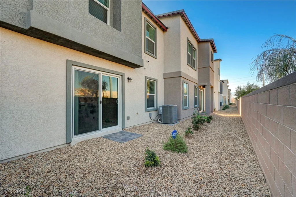 2570 Petunia Garden, North Las Vegas, NV 89081