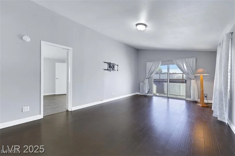 5218 Tupelo, Las Vegas, NV 89122