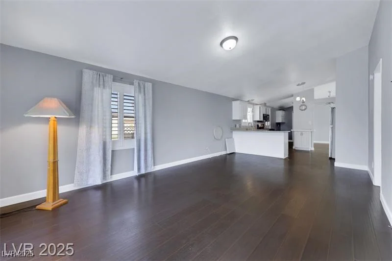 5218 Tupelo, Las Vegas, NV 89122