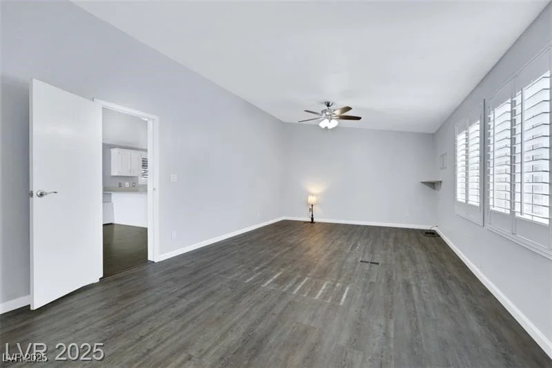 5218 Tupelo, Las Vegas, NV 89122