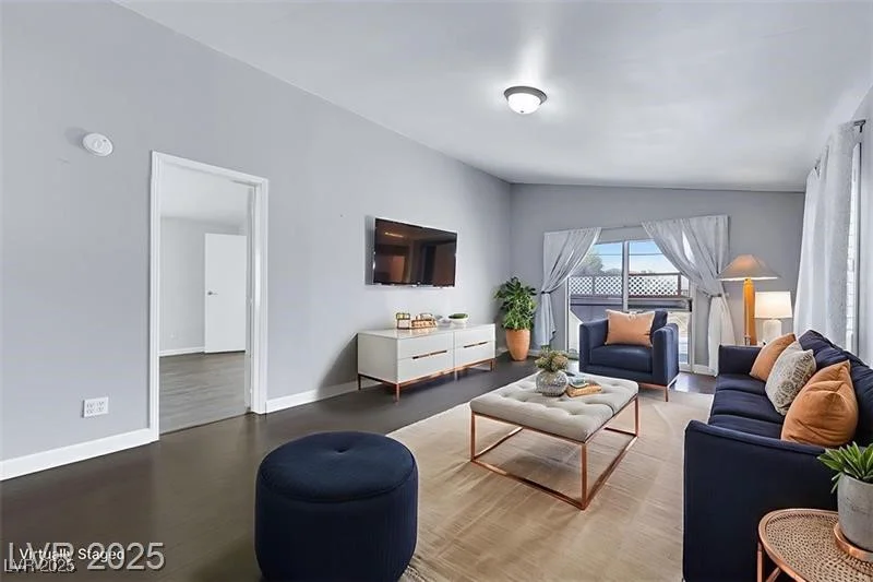 5218 Tupelo, Las Vegas, NV 89122