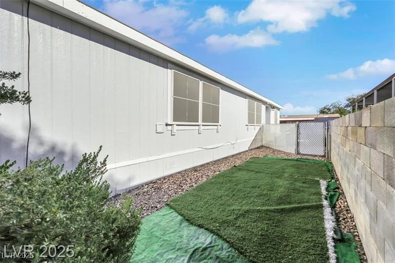 5218 Tupelo, Las Vegas, NV 89122