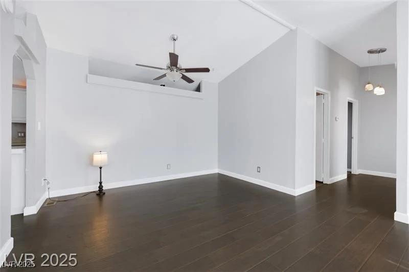 5218 Tupelo, Las Vegas, NV 89122