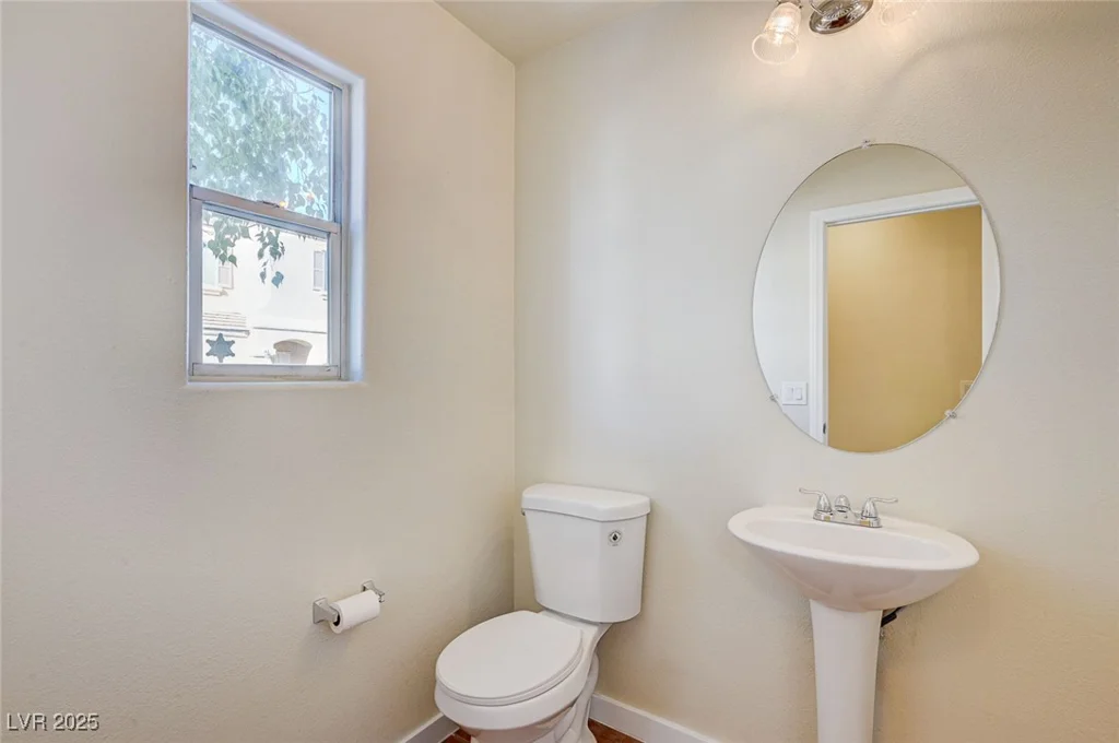 10038 Crisp Clover, Las Vegas, NV 89183