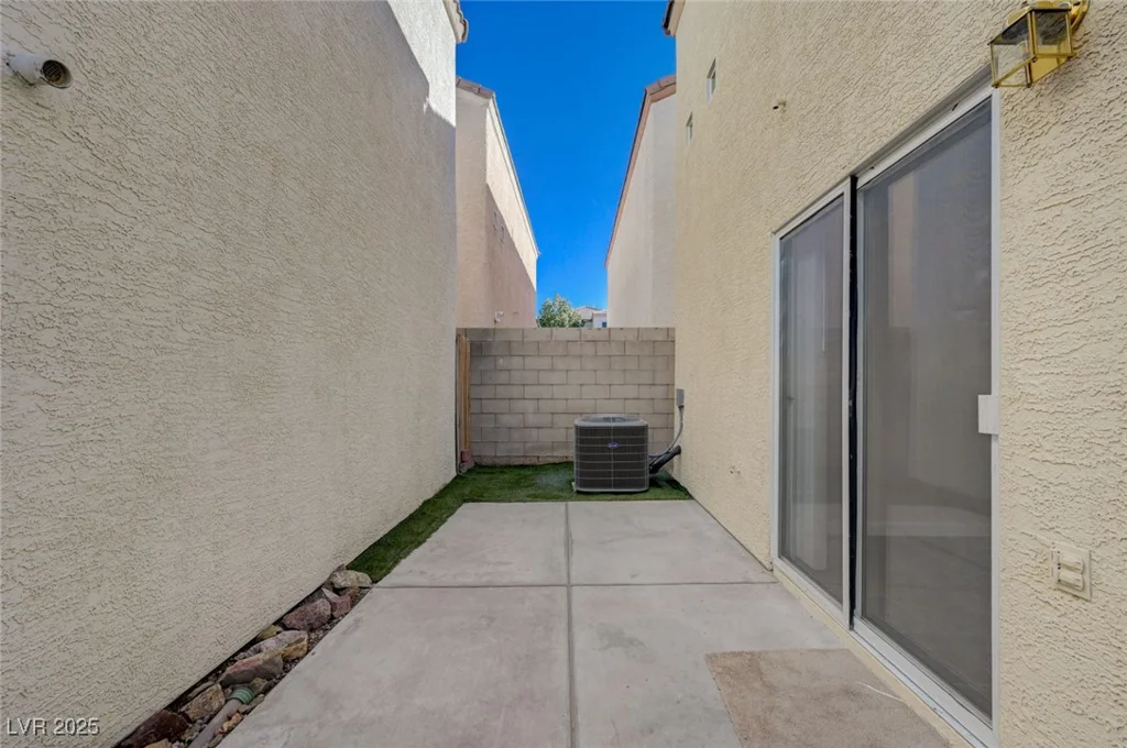 10038 Crisp Clover, Las Vegas, NV 89183