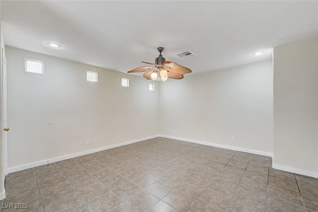10038 Crisp Clover, Las Vegas, NV 89183