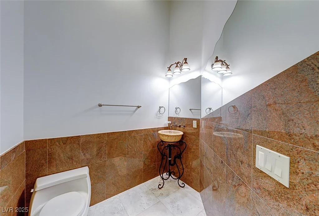 5645 Chieftain, Las Vegas, NV 89149