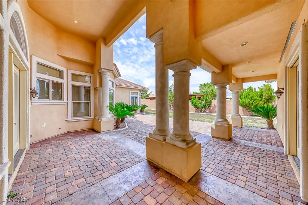 5645 Chieftain, Las Vegas, NV 89149
