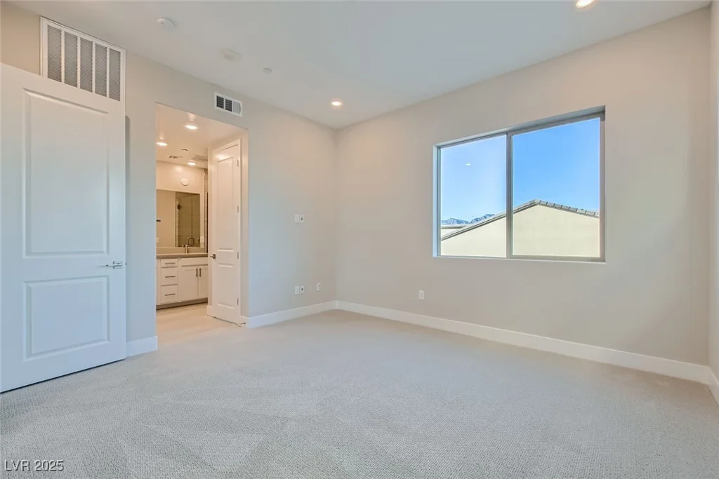 10005 Hematite, Las Vegas, NV 89143