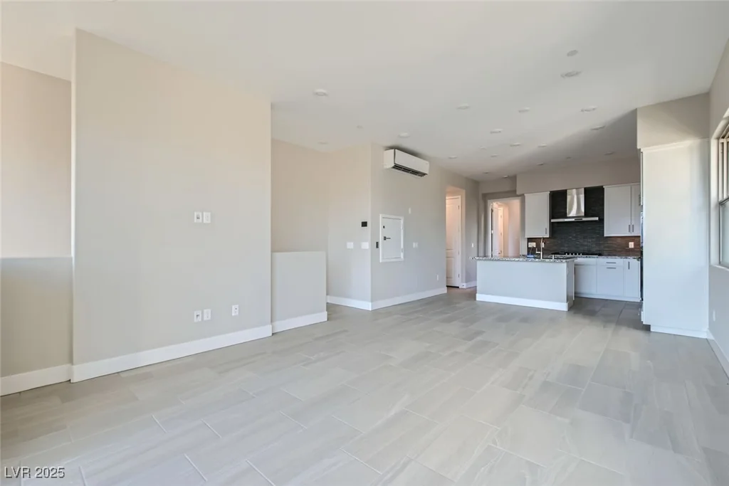10005 Hematite, Las Vegas, NV 89143