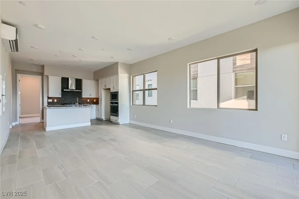 10005 Hematite, Las Vegas, NV 89143