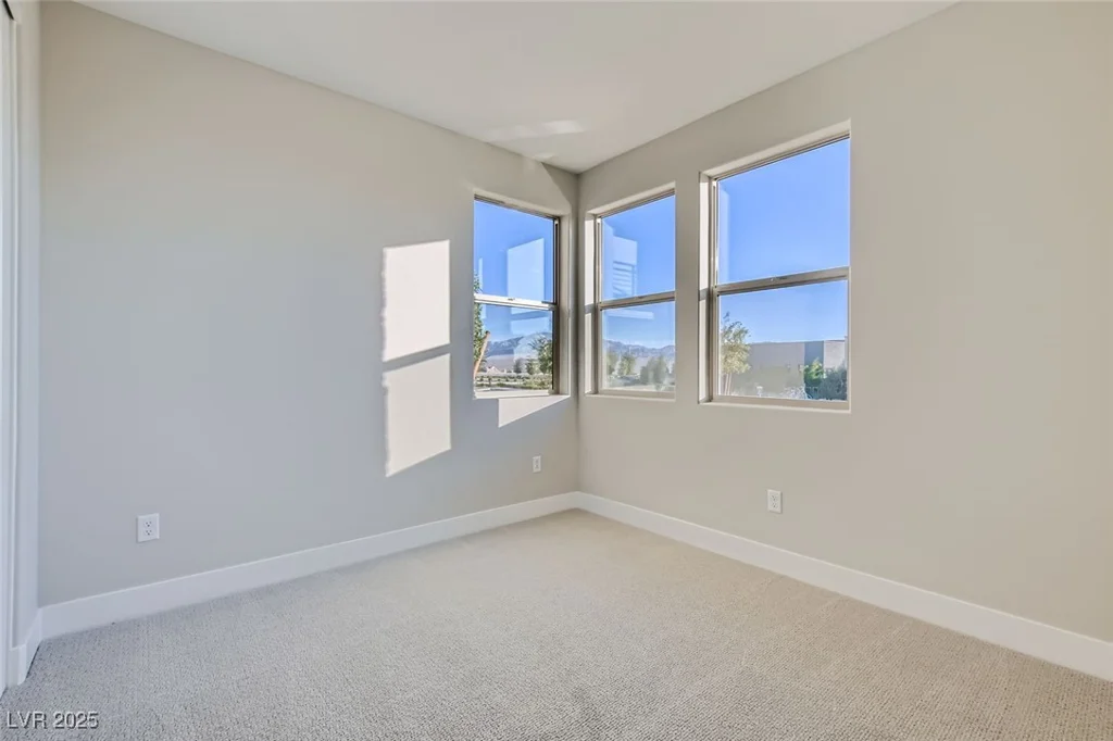 10005 Hematite, Las Vegas, NV 89143
