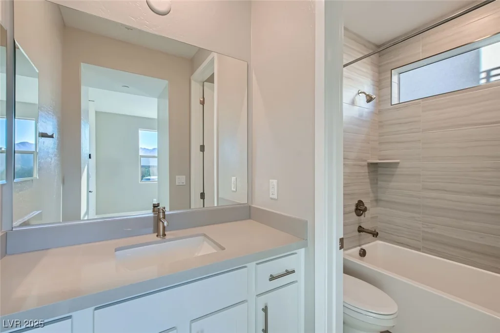 10005 Hematite, Las Vegas, NV 89143