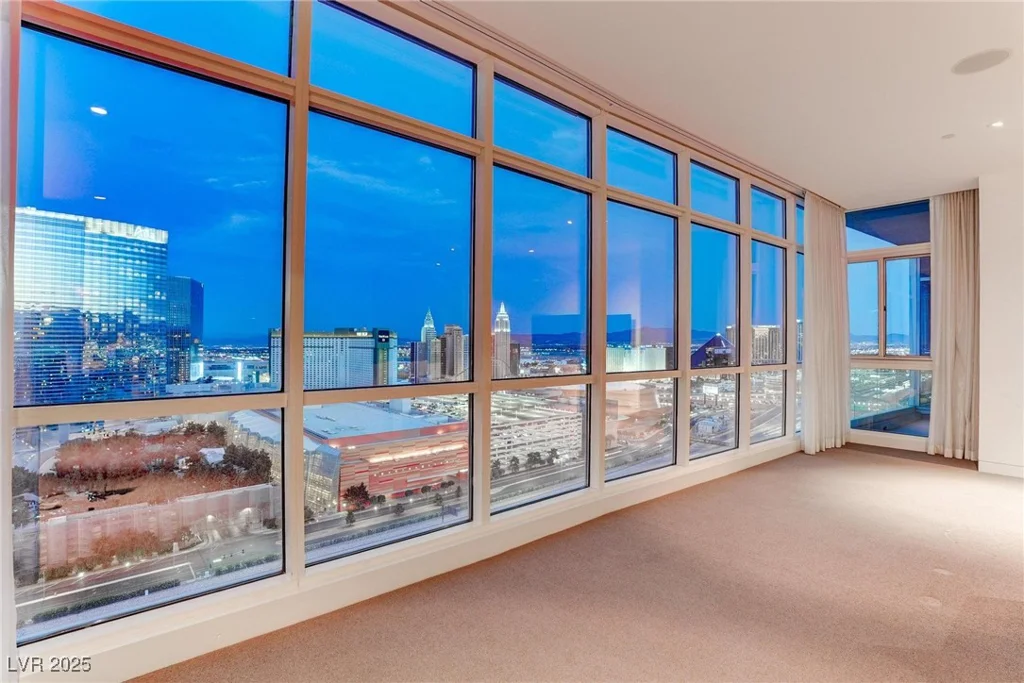 4575 Dean Martin, Las Vegas, NV 89103