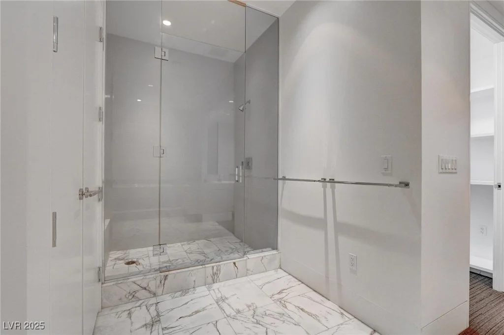 4575 Dean Martin, Las Vegas, NV 89103
