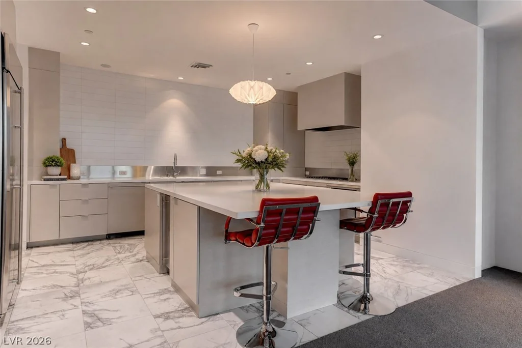 4575 Dean Martin, Las Vegas, NV 89103