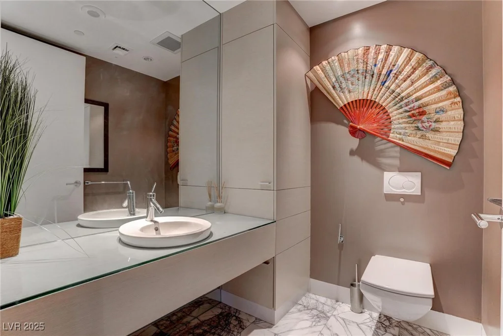 4575 Dean Martin, Las Vegas, NV 89103