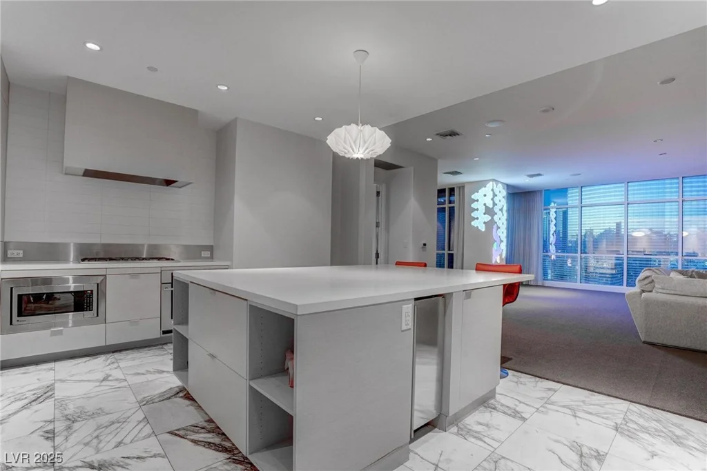4575 Dean Martin, Las Vegas, NV 89103