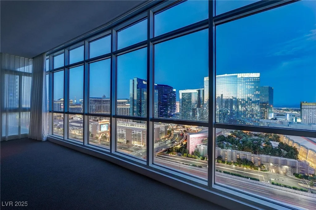 4575 Dean Martin, Las Vegas, NV 89103