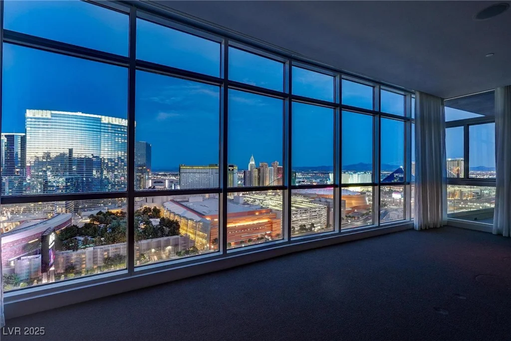 4575 Dean Martin, Las Vegas, NV 89103