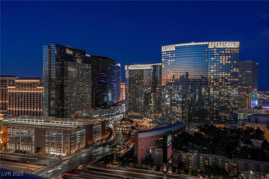 4575 Dean Martin, Las Vegas, NV 89103
