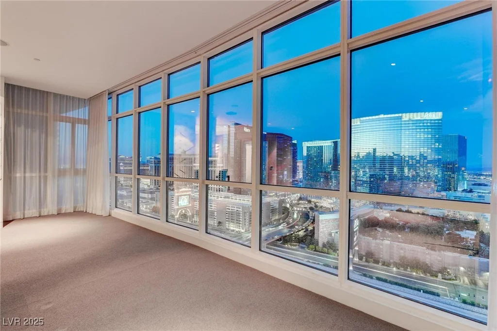 4575 Dean Martin, Las Vegas, NV 89103
