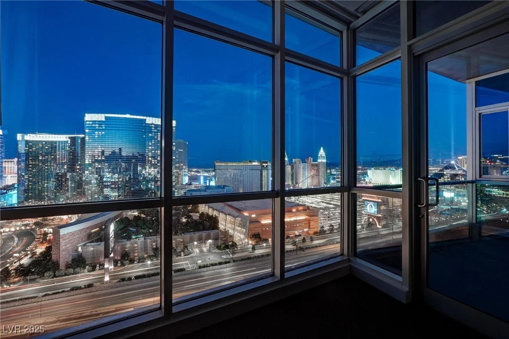 4575 Dean Martin, Las Vegas, NV 89103