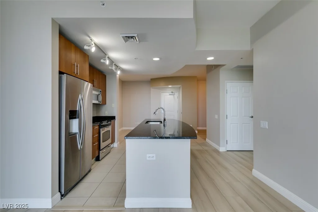 200 Sahara, Las Vegas, NV 89102