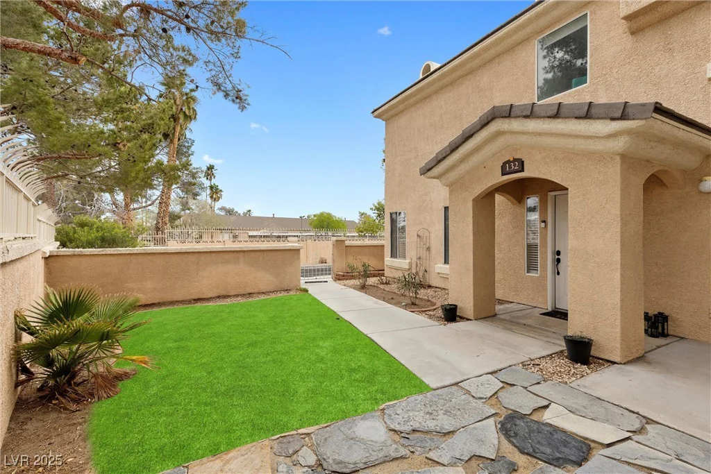 3950 Sandhill, Las Vegas, NV 89121