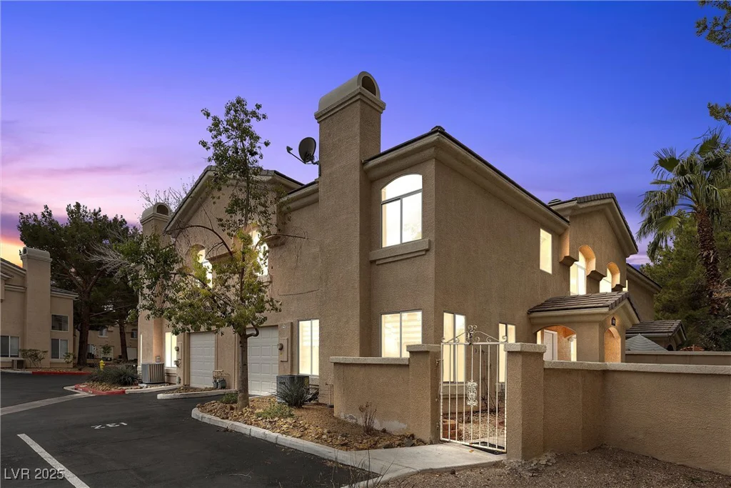 3950 Sandhill, Las Vegas, NV 89121