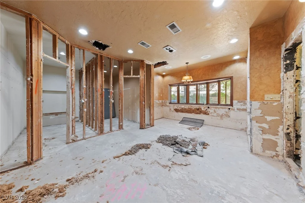 112 Quail Run, Henderson, NV 89014